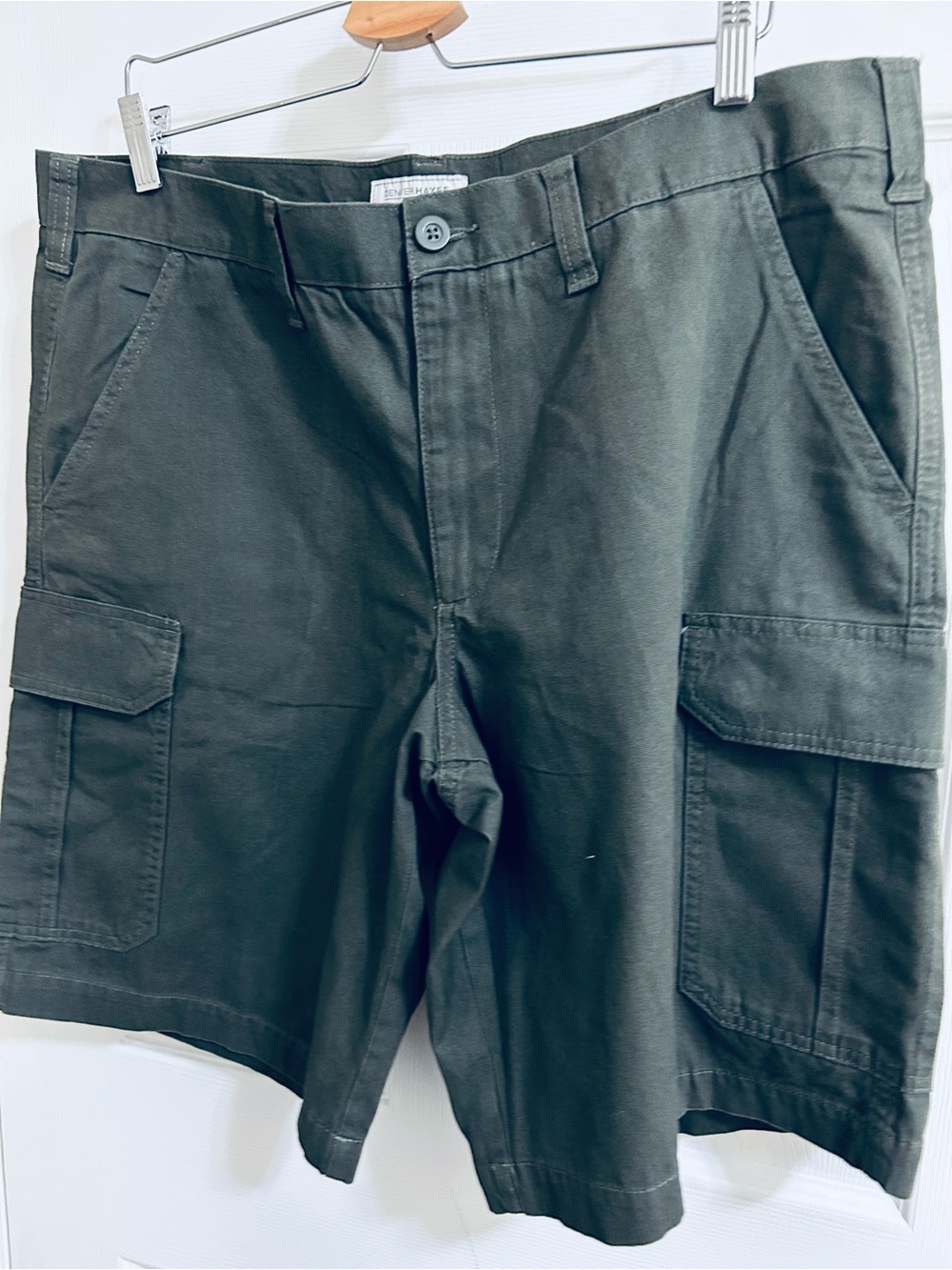 Denver Hayes Men's Cargo Shorts - Olive Green